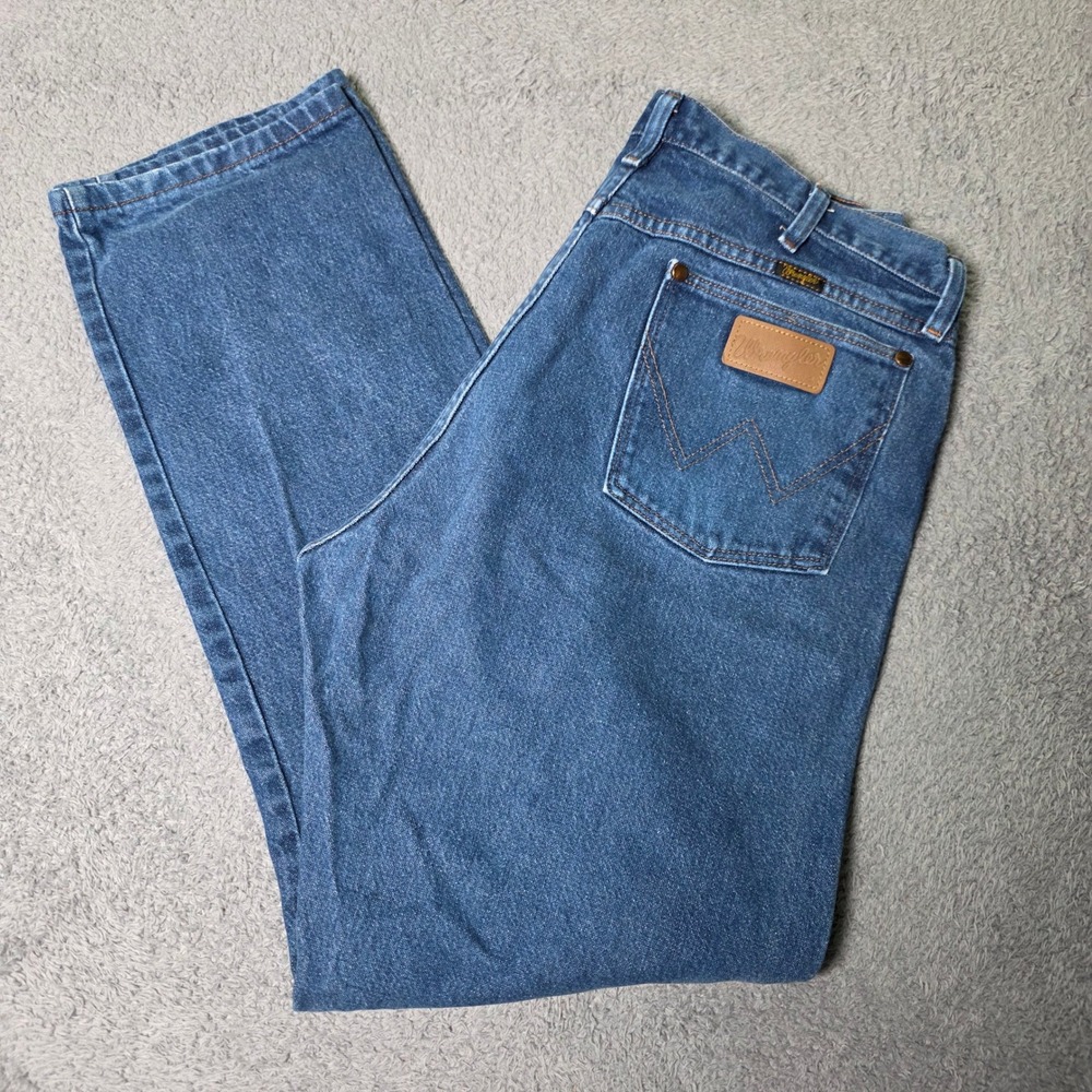 Wrangler Mens 38x32 13MWZ Cowboy Cut Jeans Blue Medium Wash Straight Leg Denim